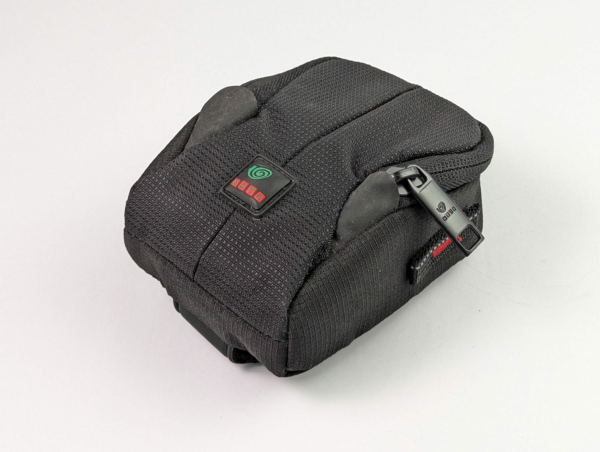 Nice Vintage Kata Digital Pouch DP-407 Camera Bag for Compact Digital Cameras - Black