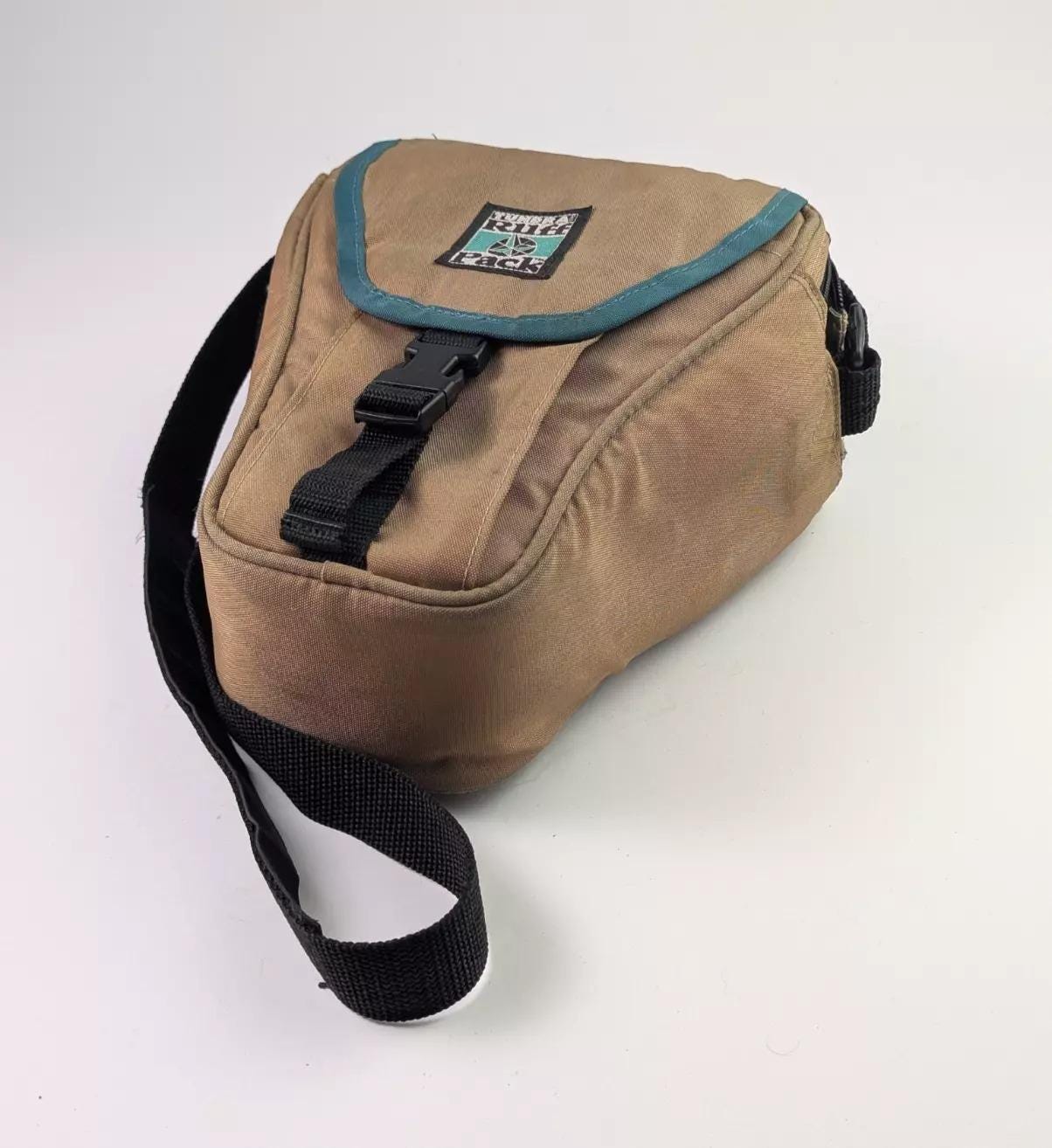 Vintage Tundra Ruff Pack Triangular SLR Camera Travel Bag for Big Film Cameras