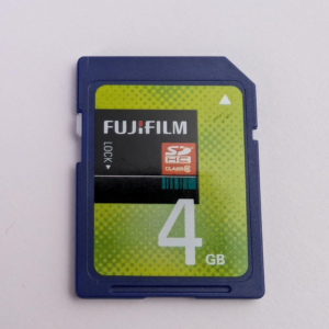Vintage Fujifilm 4 Gb SDHC Card for Old Digital Cameras Cass 6 Memory Card - Made in Taiwan