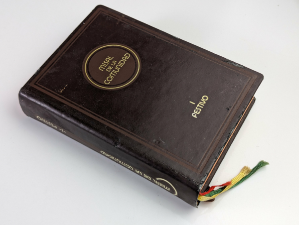 Vintage Religious Book 1978 Misal de la Comunidad - I Festivo (Catholic) - Spanish