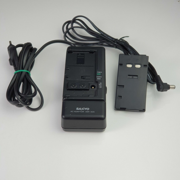 Sanyo AC Adaptor VAR-30A + DC Cable + Battery Plate for NP Batteries - Japan