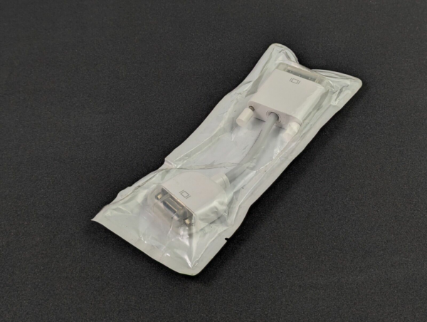 Genuine APPLE 607-1158 DVI (male) to VGA (Female) Adapter Video Monitor Adaptor