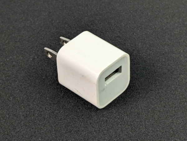 Genuine OEM Apple A1385 5W 5V 1AH Power Supply for iPhone iPod iWatch US Plug