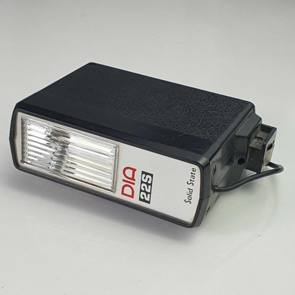 RARE! Vintage DIA 22s Solid State Universal Hot Shoe Flash - Made in Japan