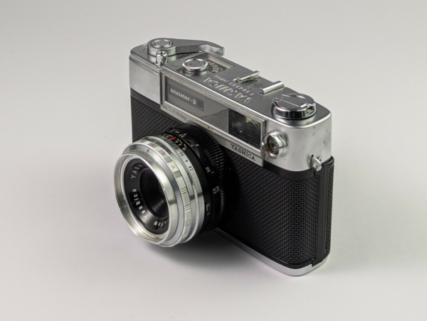 Yashica Minister-D Vintage Film Camera w/Yashinon 45mm f2.8 Japan - UNTESTED