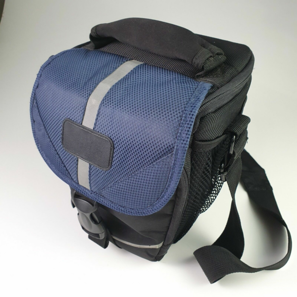 Very Nice! Unbranded Shoulder Travel Bag Camera Padded Case - Black and Blue