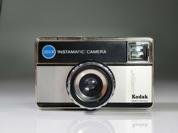 Nice Vintage 1971 Kodak Instamatic 255X Film Camera & Original Case - Germany