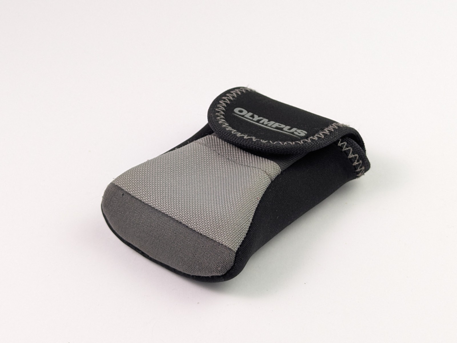 Vintage Olympus Neoprene Pouch for Small Digital Cameras 26g!!