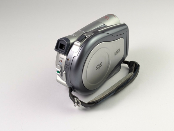 Vintage Canon DC95 DVD Camcorder PAL DVD Handycam 25x Zoom - Made In Japan
