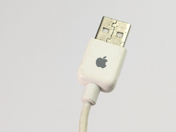 Rare Vintage 30-pin USB Data Cable Sync Charging Cable For Old iPhones iPads