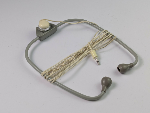 Rare Vintage Earphones for Sankyo Sound XL-25S Super 8 Cine Camera UNTESTED