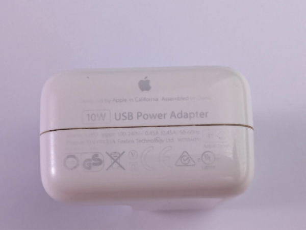 Genuine Apple iPad/iPod/iPhone Portable Power Supply A1357 2.1 A 10W  NO PLUG!!!