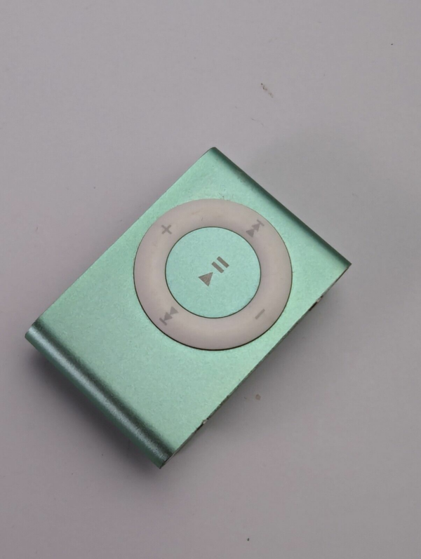 Apple A1204 iPod Shuffle 1GB 2nd Gen Restored in iTunes Updated to 1.04 Firmware
