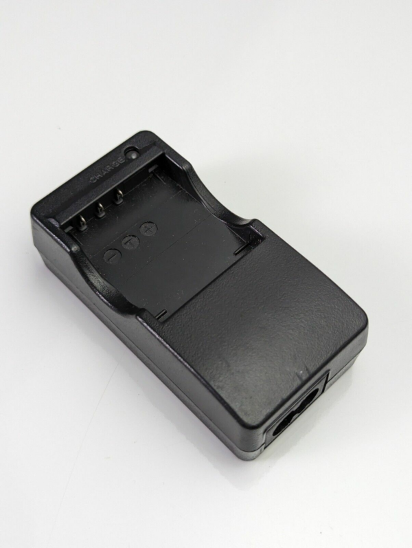 Genuine OEM Fujifilm BC-40 Battery Charger for NP-40 NP-40N FinePix Batteries