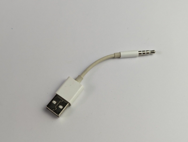 Genuine OEM Apple USB IPOD Shuffle Data/Charging Cable USB to 2,5mm Jack