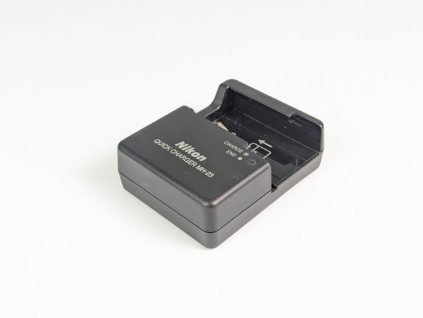 Genuine OEM NIKON MH-23 Battery Charger EN-EL9 EN-EL9A D40 D40X D60 D3000 D5000