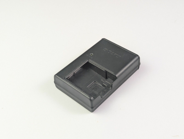 Genuine OEM Sony BC-CSD Battery Charger for Sony NP-FR1 NP-FD1 NP-FT1 NP-FE1