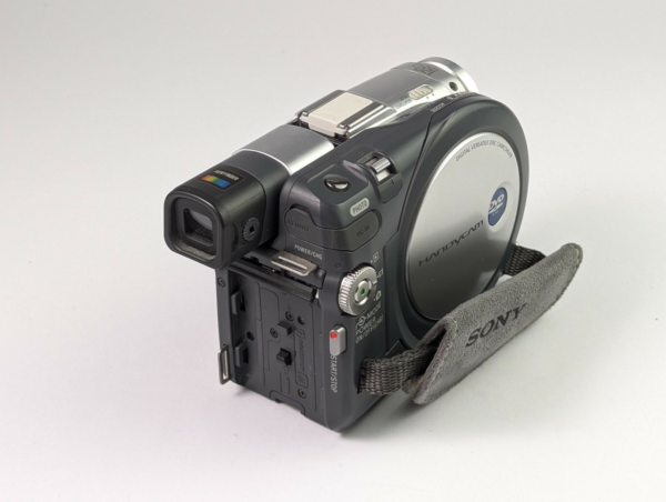 Vintage Sony DCR-DVD201E DVD Handycam Camcorder Zeiss Optics - Made In Japan